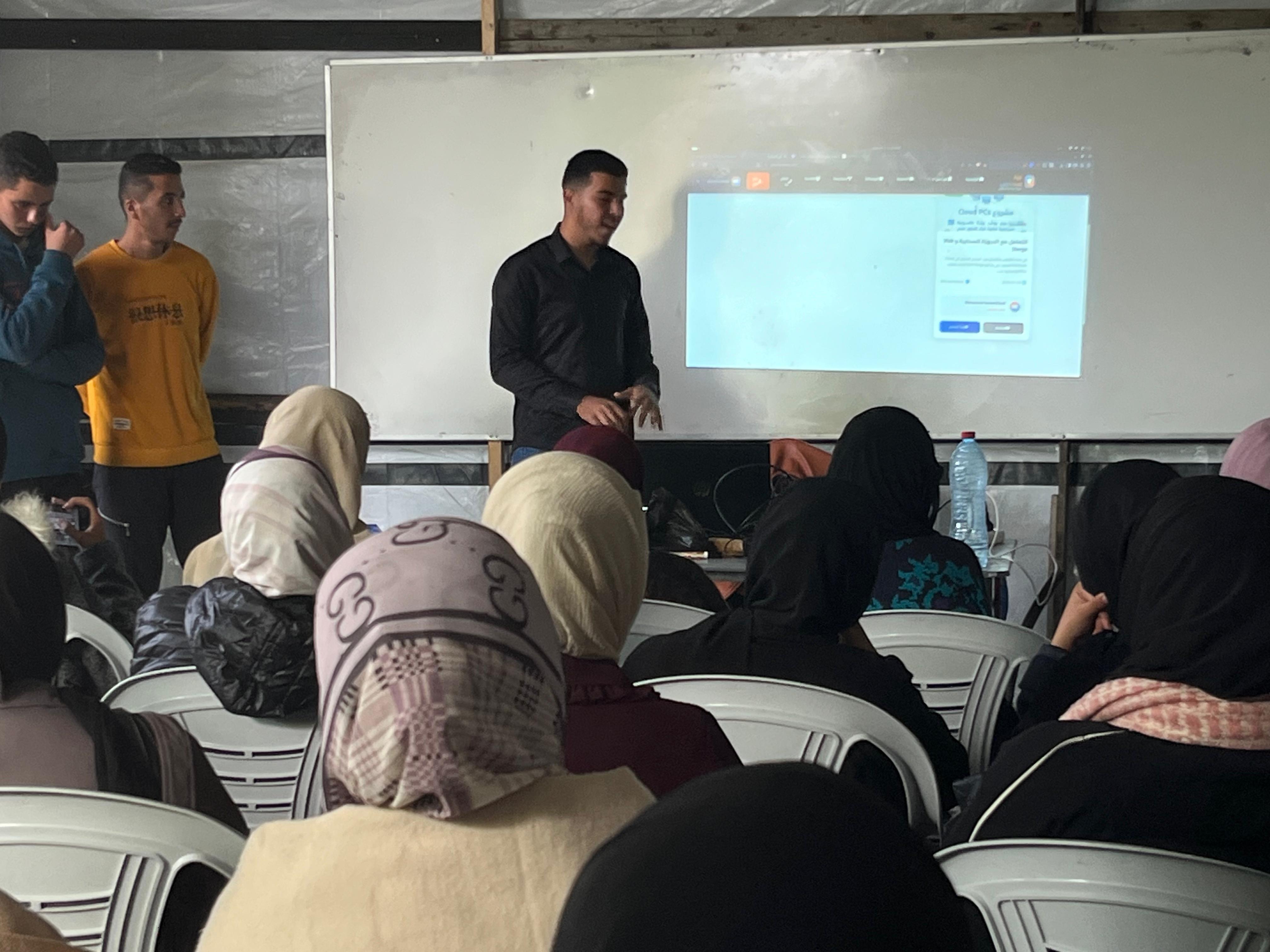 📍 اللقاء التعريفي لمشروع Cloud PC – الجامعة الإسلامية / خانيونس - صورة 5